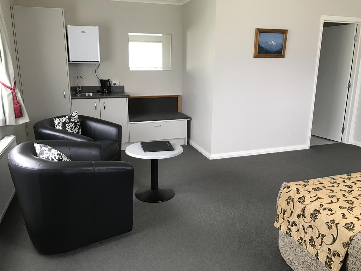High Peaks Hotel Fox Glacier Bagian luar foto