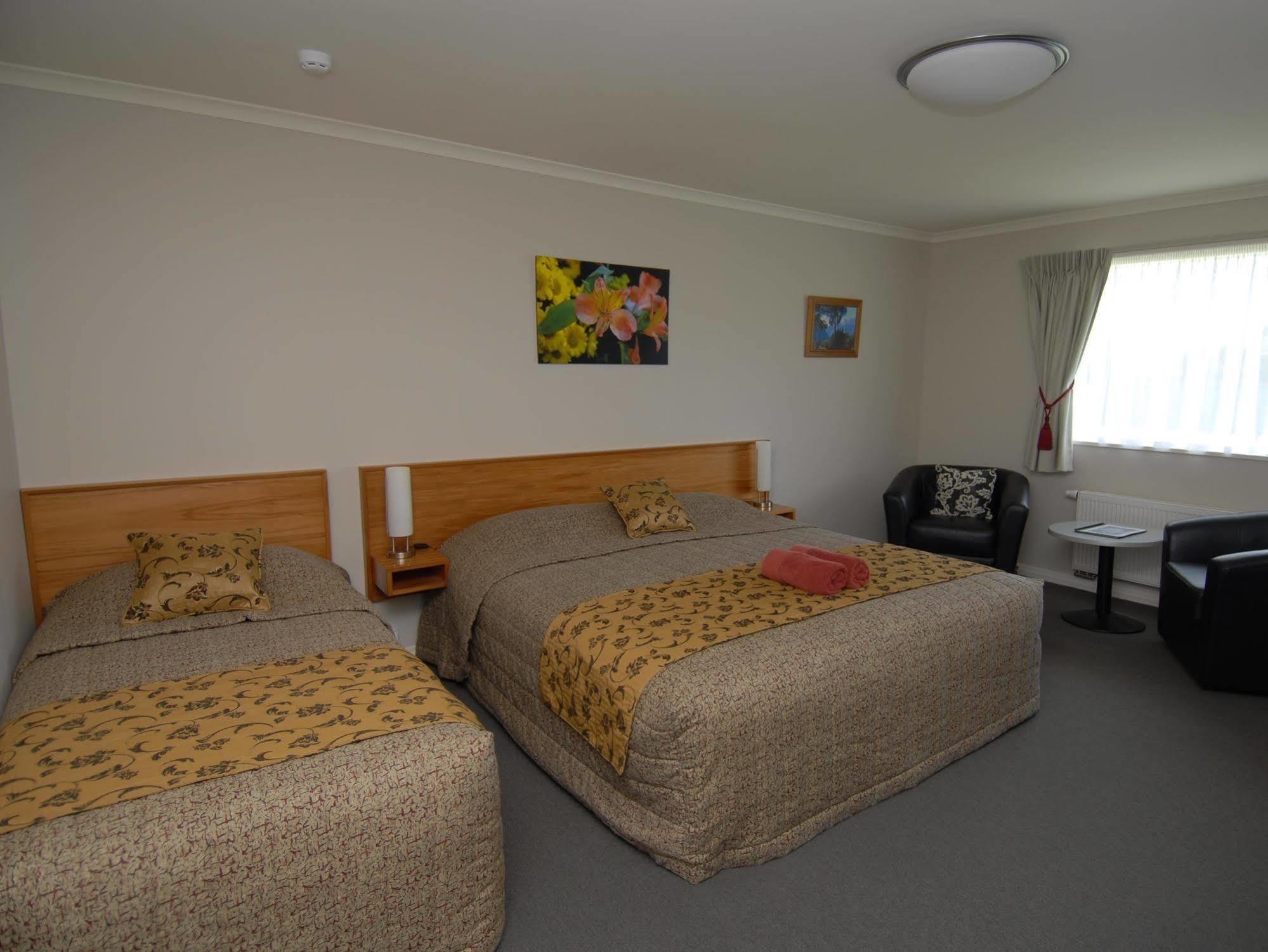 High Peaks Hotel Fox Glacier Bagian luar foto