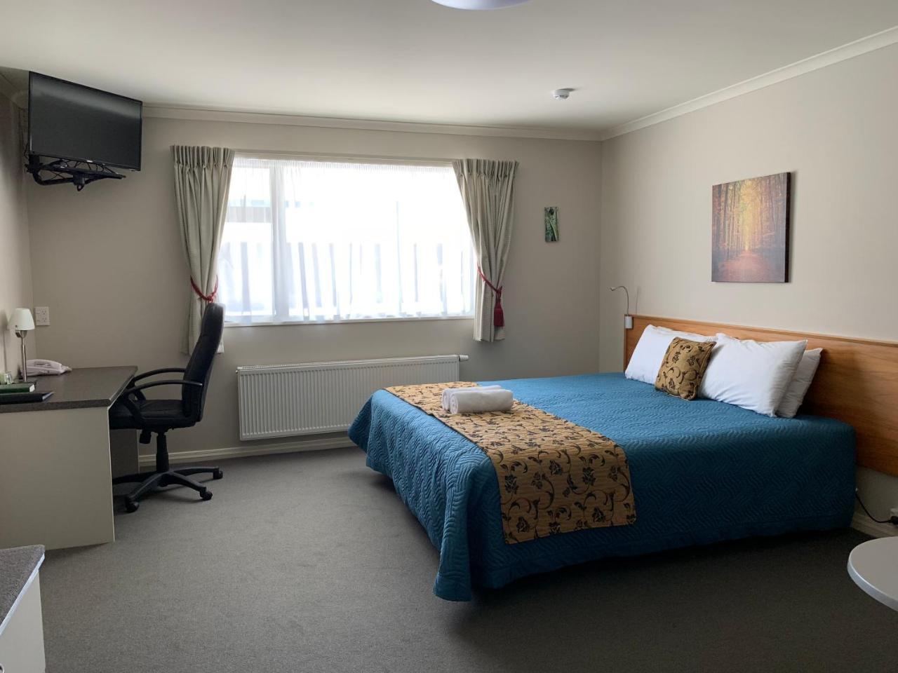 High Peaks Hotel Fox Glacier Bagian luar foto