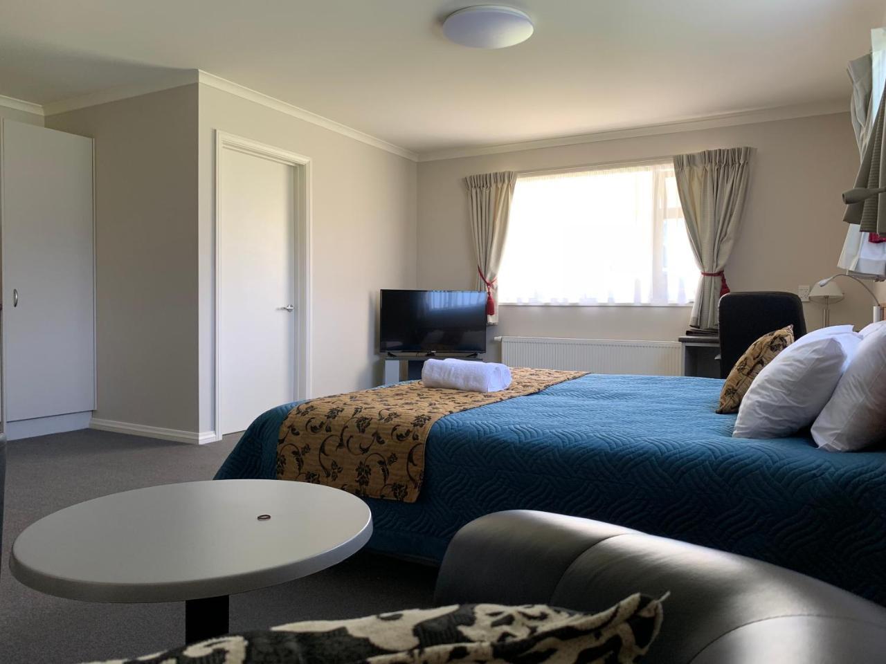High Peaks Hotel Fox Glacier Bagian luar foto
