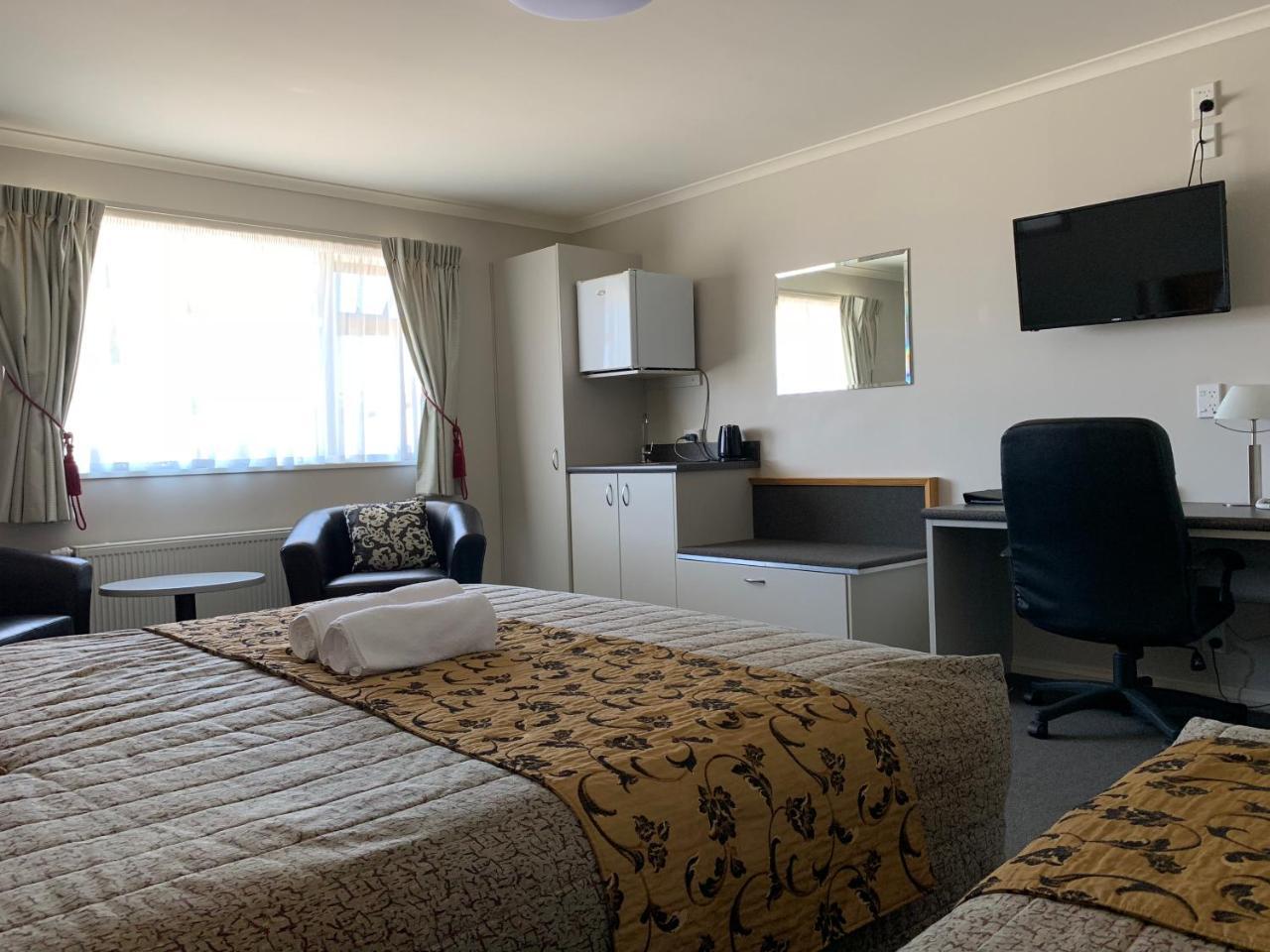 High Peaks Hotel Fox Glacier Bagian luar foto