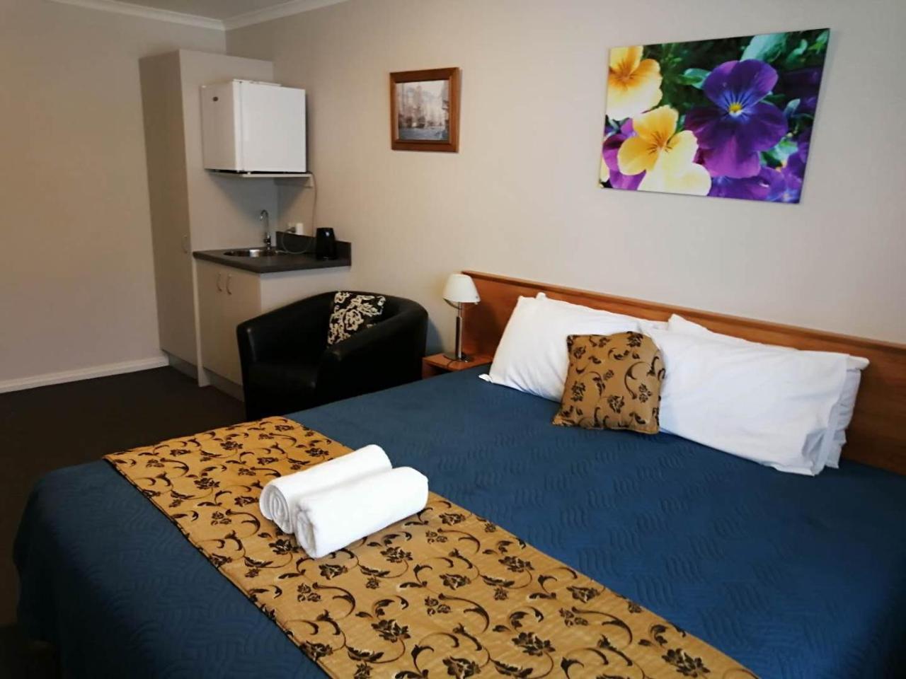 High Peaks Hotel Fox Glacier Bagian luar foto