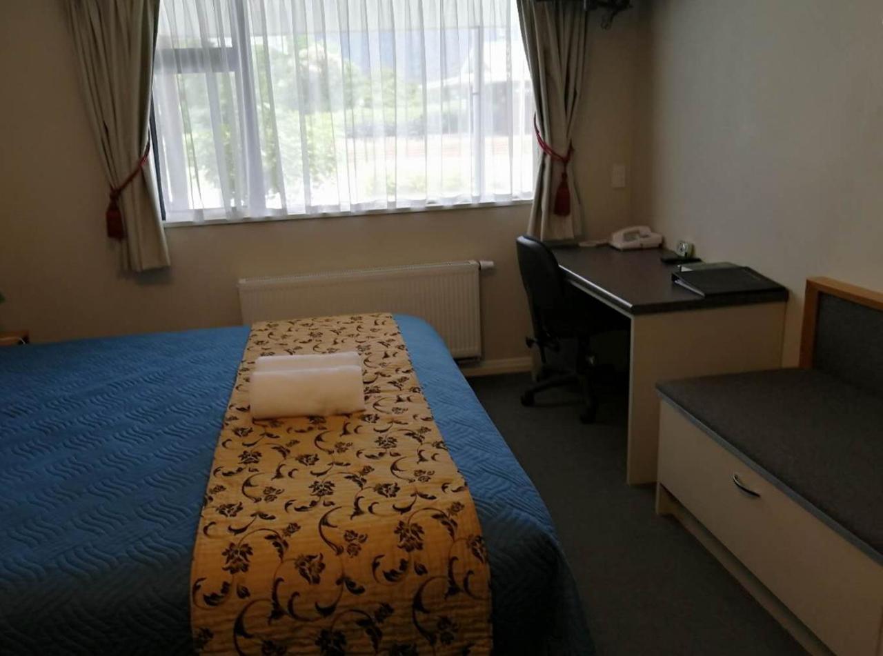 High Peaks Hotel Fox Glacier Bagian luar foto