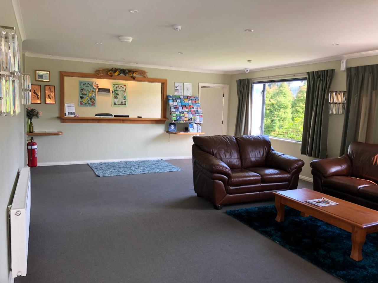 High Peaks Hotel Fox Glacier Bagian luar foto