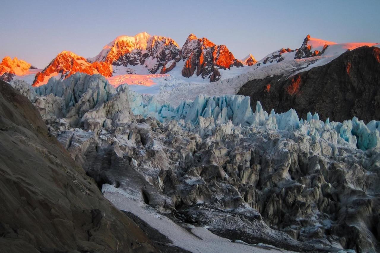 High Peaks Hotel Fox Glacier Bagian luar foto